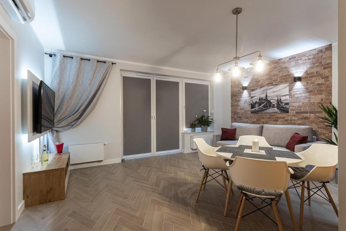 B&W Luxurious Apartment In The Center Of Wrocław Exteriör bild