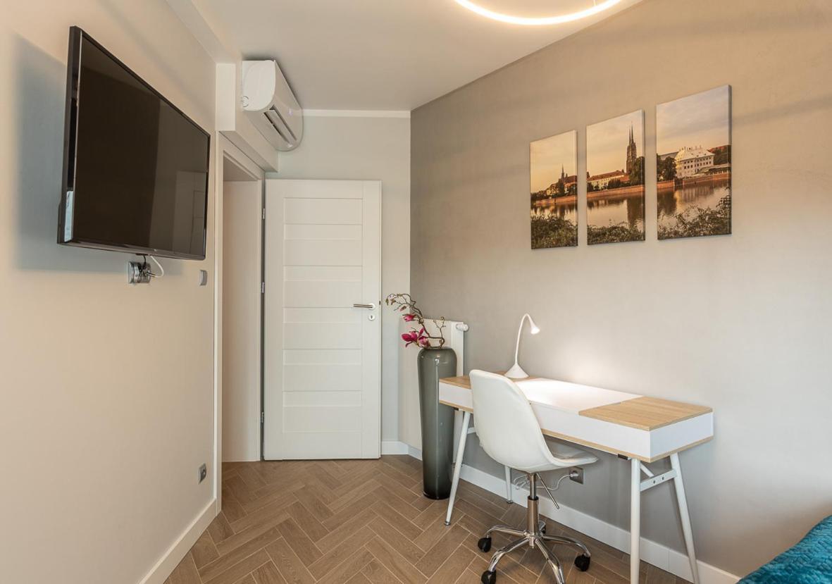 B&W Luxurious Apartment In The Center Of Wrocław Exteriör bild