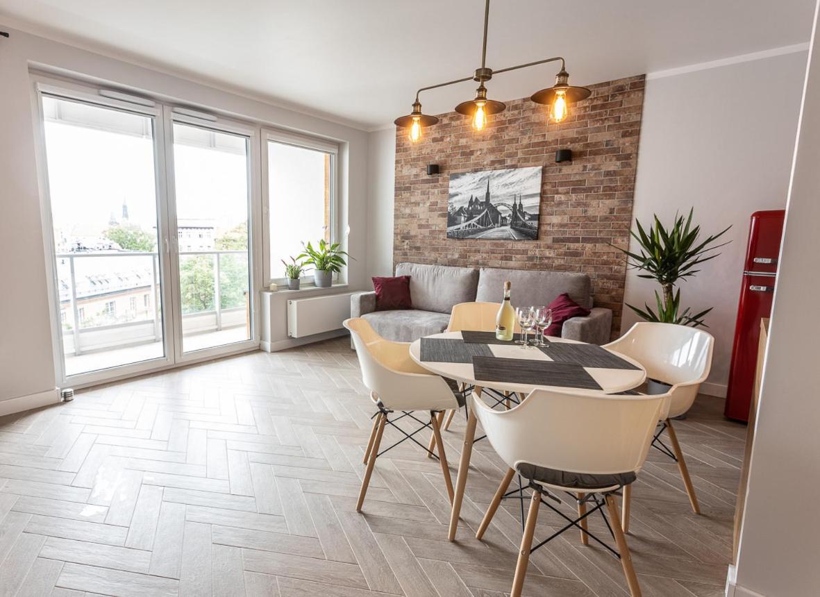 B&W Luxurious Apartment In The Center Of Wrocław Exteriör bild