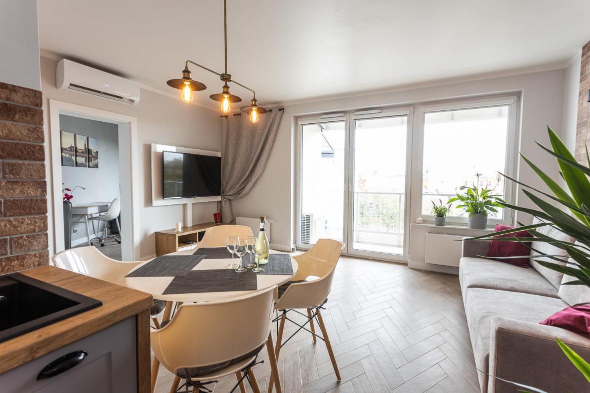 B&W Luxurious Apartment In The Center Of Wrocław Exteriör bild